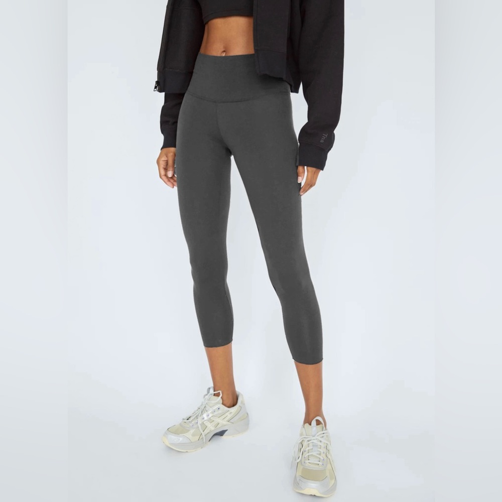 Aritzia Cropped Legging